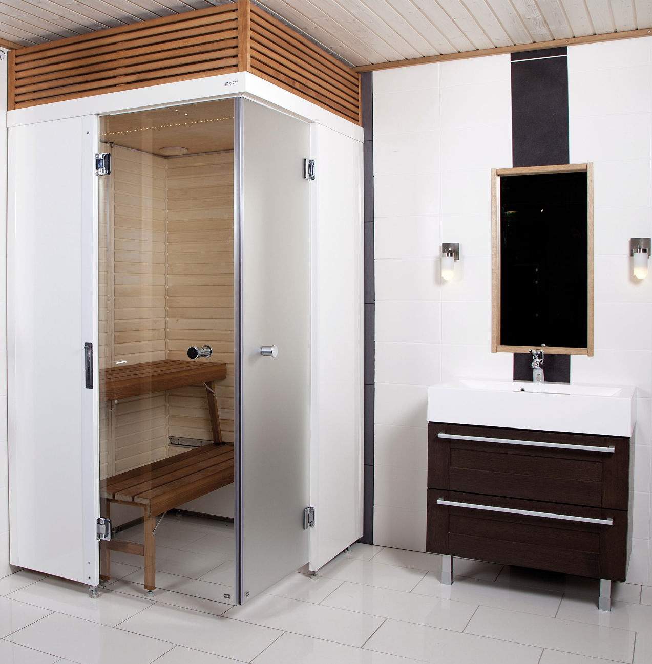 Sauna Smart Fold in un bagno elegante.