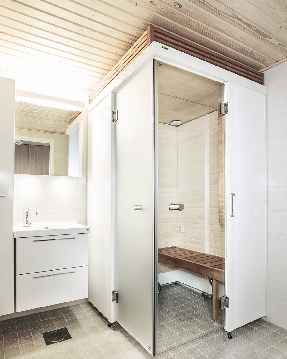 Sauna Smart Fold nel bagno moderno.