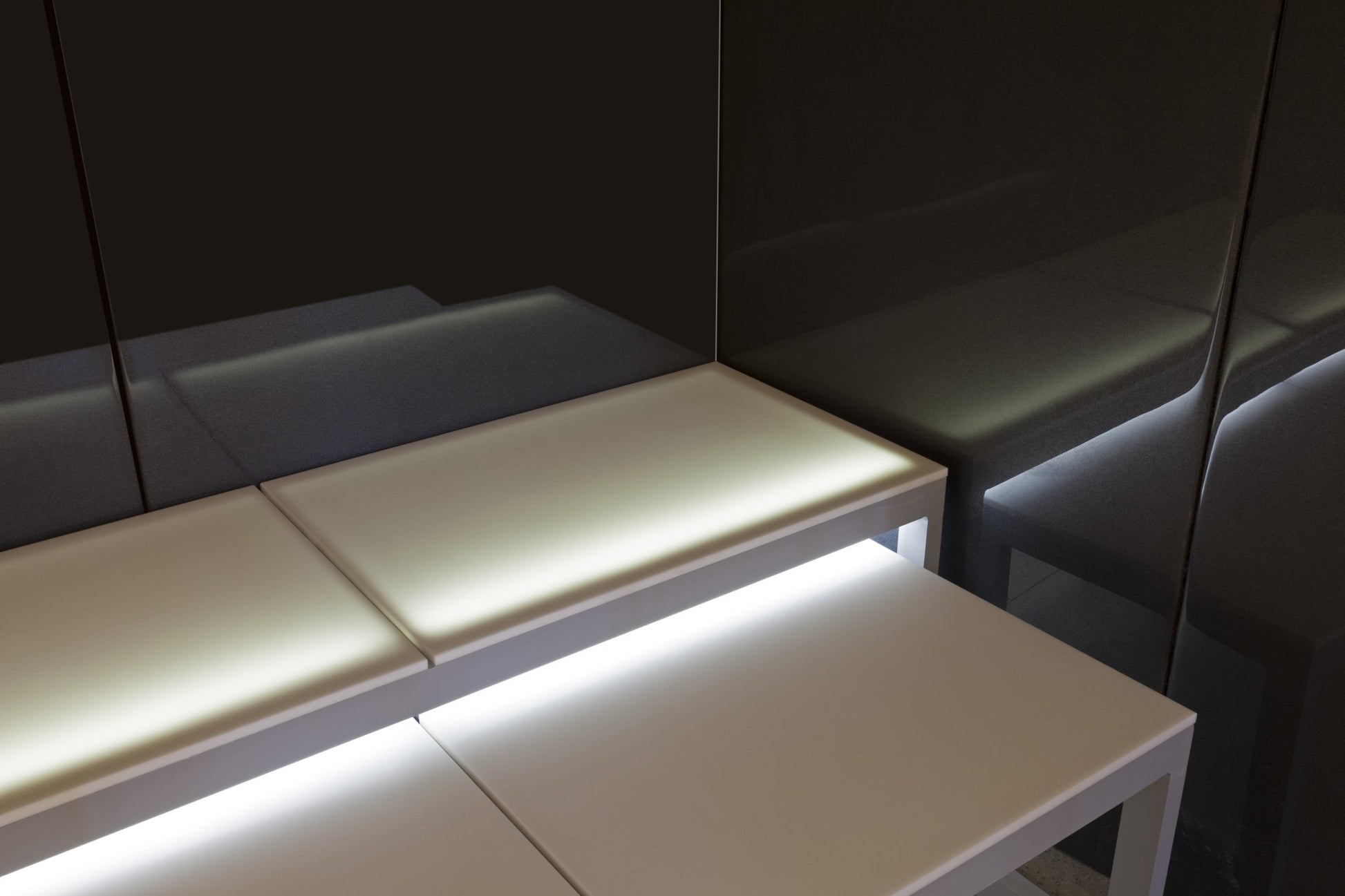 Saunamo Doppio: bagno turco con luci e sedili a LED.