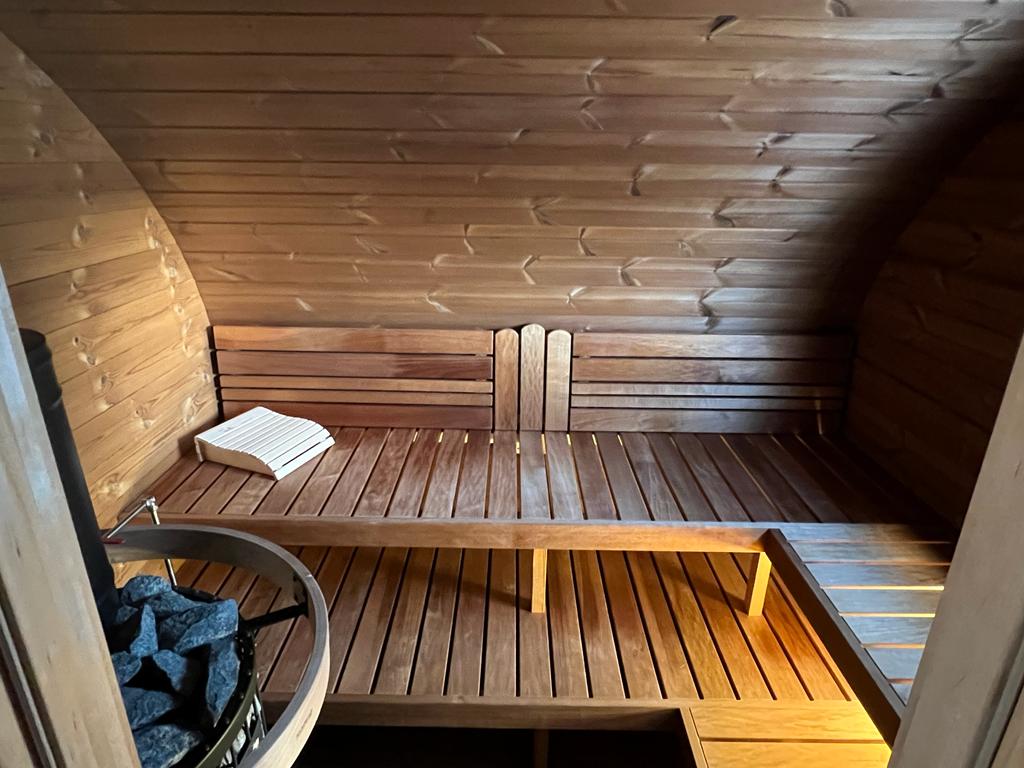 Saunamo Panca in legno nella sauna Hobbit 500